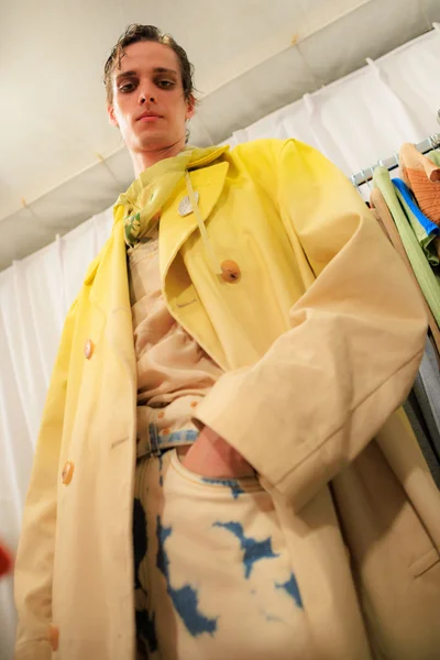 Look 28